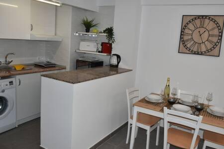 Apartment At The Beach -La Malagueta-Free Parking- Malaga Exterior photo